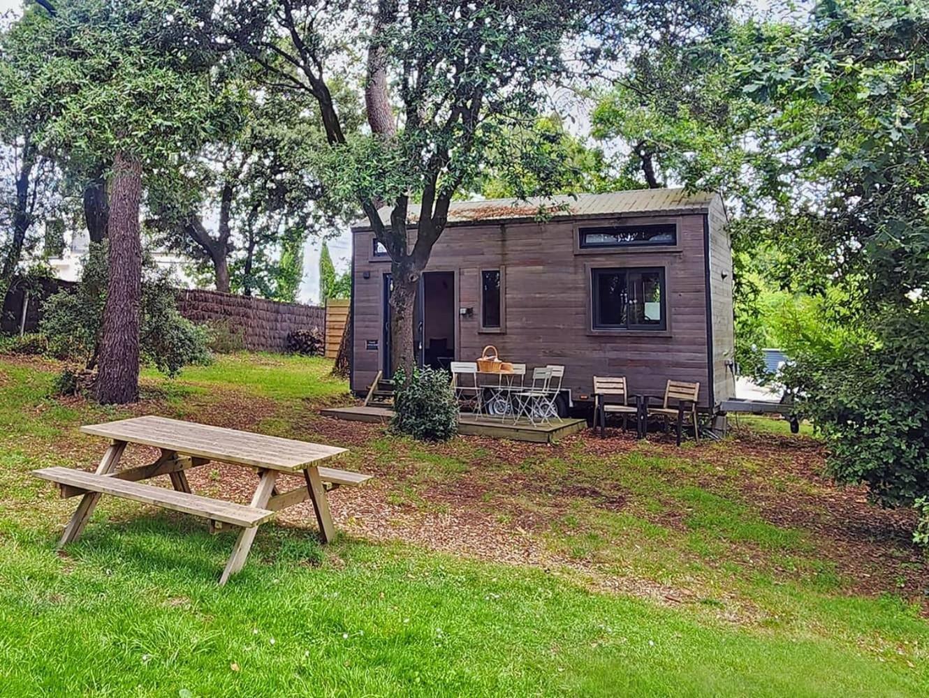 Gites & Tiny Houses Les Hauts De Toulvern Baden Quarto foto